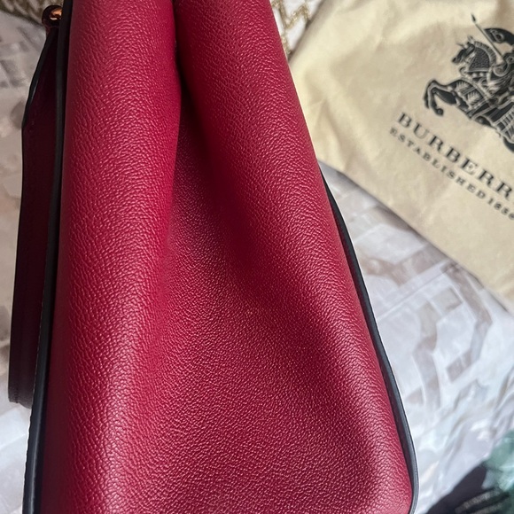 Authentic Burberry Medium Soft Grain Leather Buckle Shoulder Bag - Picture 4 of 10